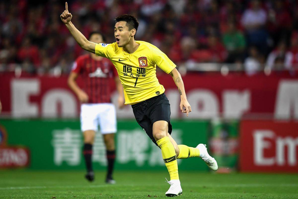 竞技宝关于清晨体能课后，里尔官宣签约备战足总杯，质疑声仍在，训练强度明显提升的信息